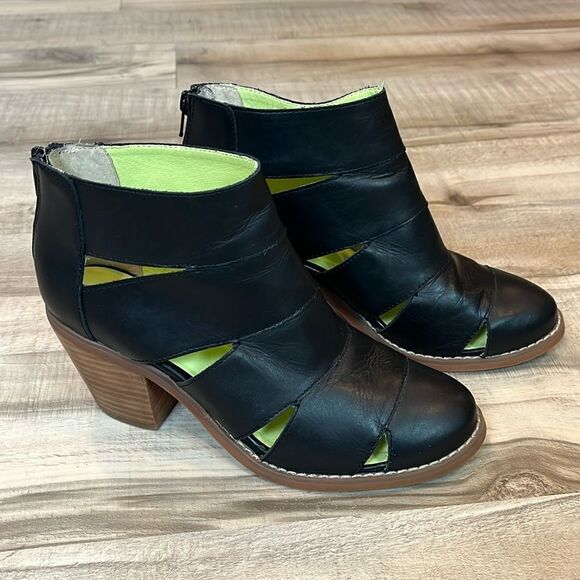 Seychelles ankle cutout leather boot size 7.5 - Picture 1 of 9